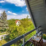 Madarasz 5 Deluxe Vendeghaz Villa
